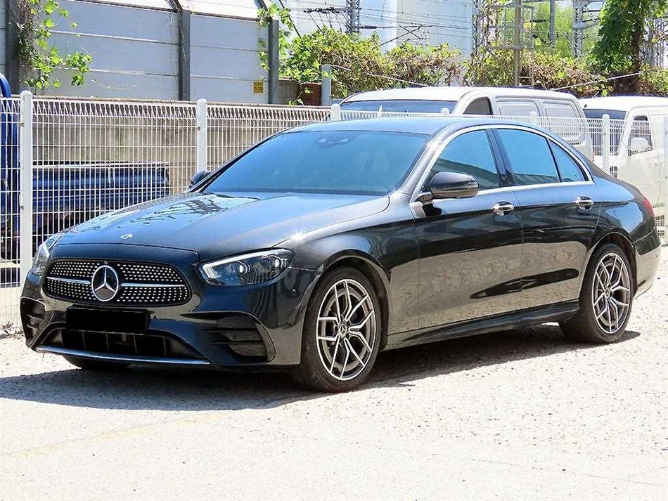 Mercedes-Benz E-Class — photo 02
