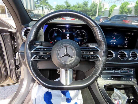 Mercedes-Benz E-Class — photo 08