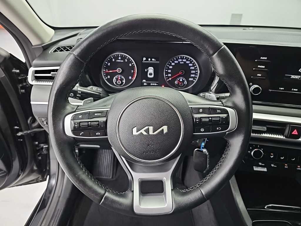 Kia K5 — photo 09