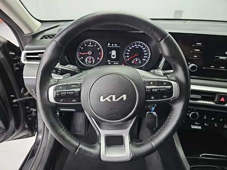 Kia K5 — photo 09
