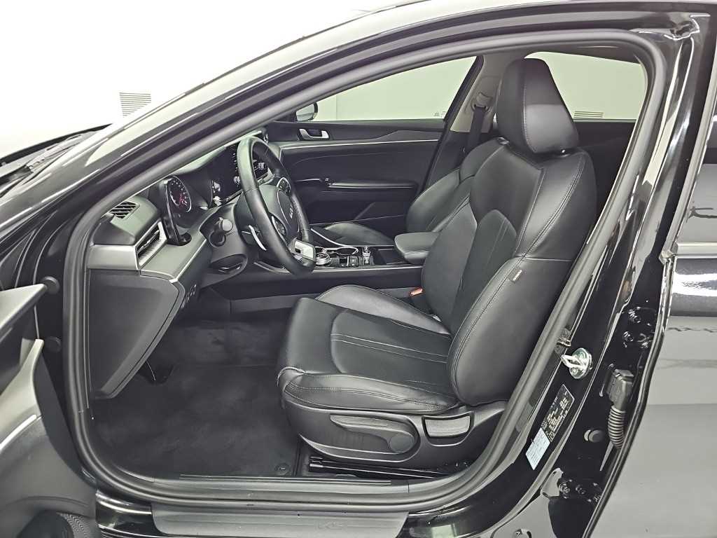 Kia K5 — photo 11