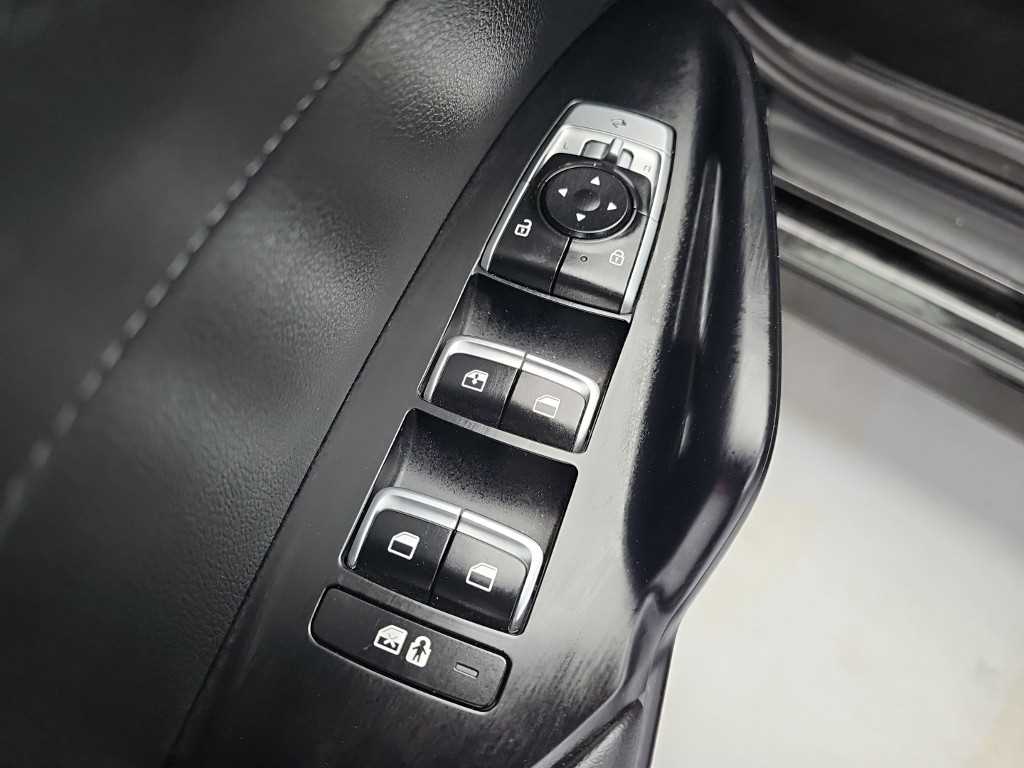 Kia K5 — photo 16