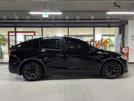 Tesla Model X — photo 03