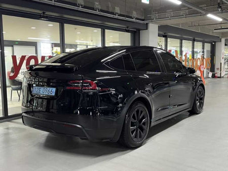 Tesla Model X — photo 04