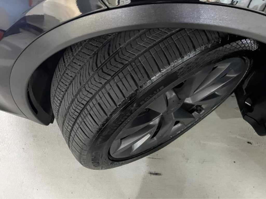 Tesla Model X — photo 16