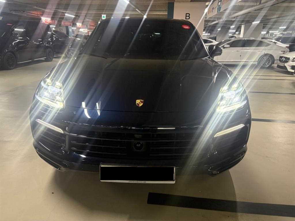 Porsche Cayenne — photo 01