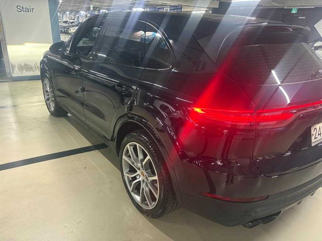 Porsche Cayenne — photo 03