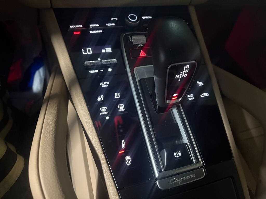 Porsche Cayenne — photo 09