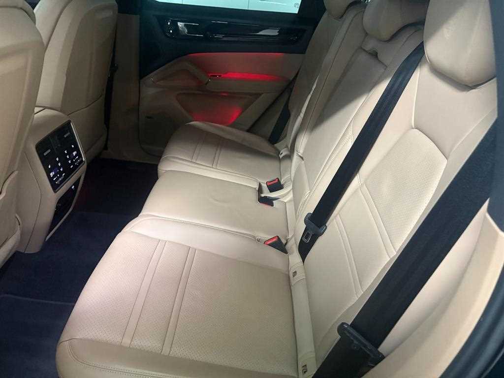 Porsche Cayenne — photo 15