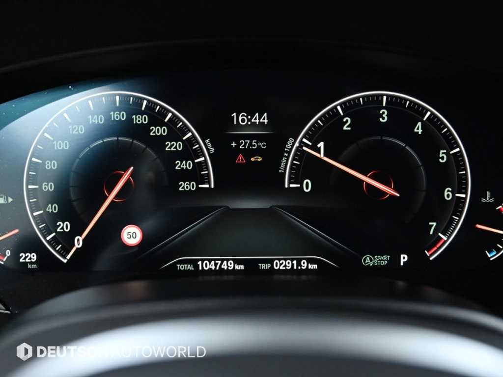 BMW 5-Series — photo 08