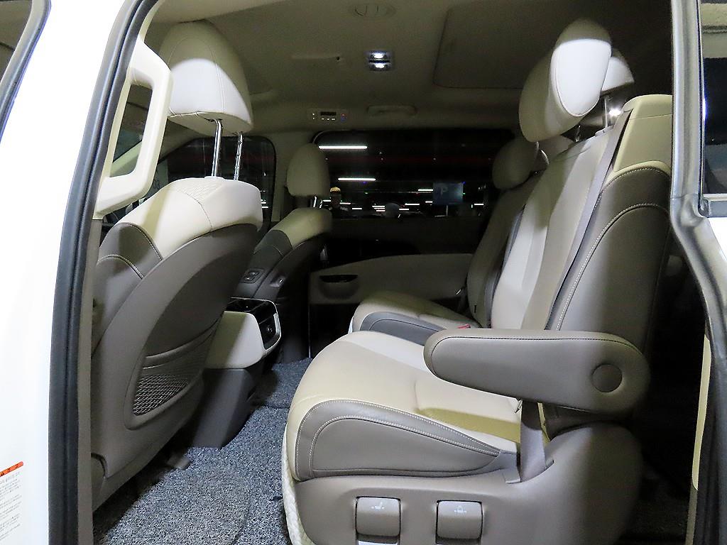 Kia Carnival — photo 07