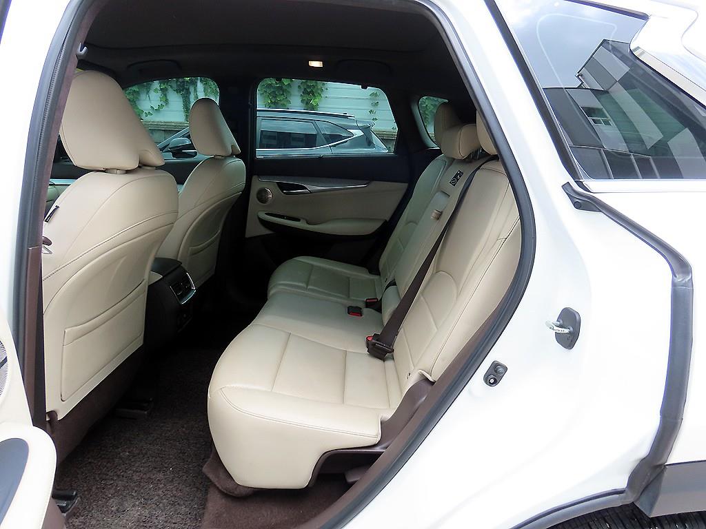 Infiniti QX50 — photo 06