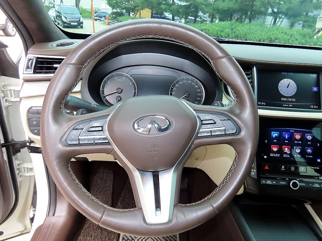Infiniti QX50 — photo 08
