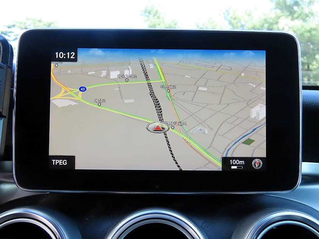 Mercedes-Benz GLC-Class — photo 13