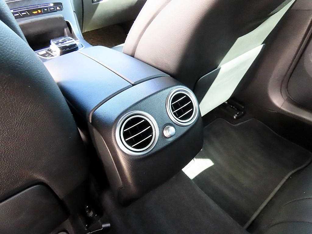 Mercedes-Benz GLC-Class — photo 15