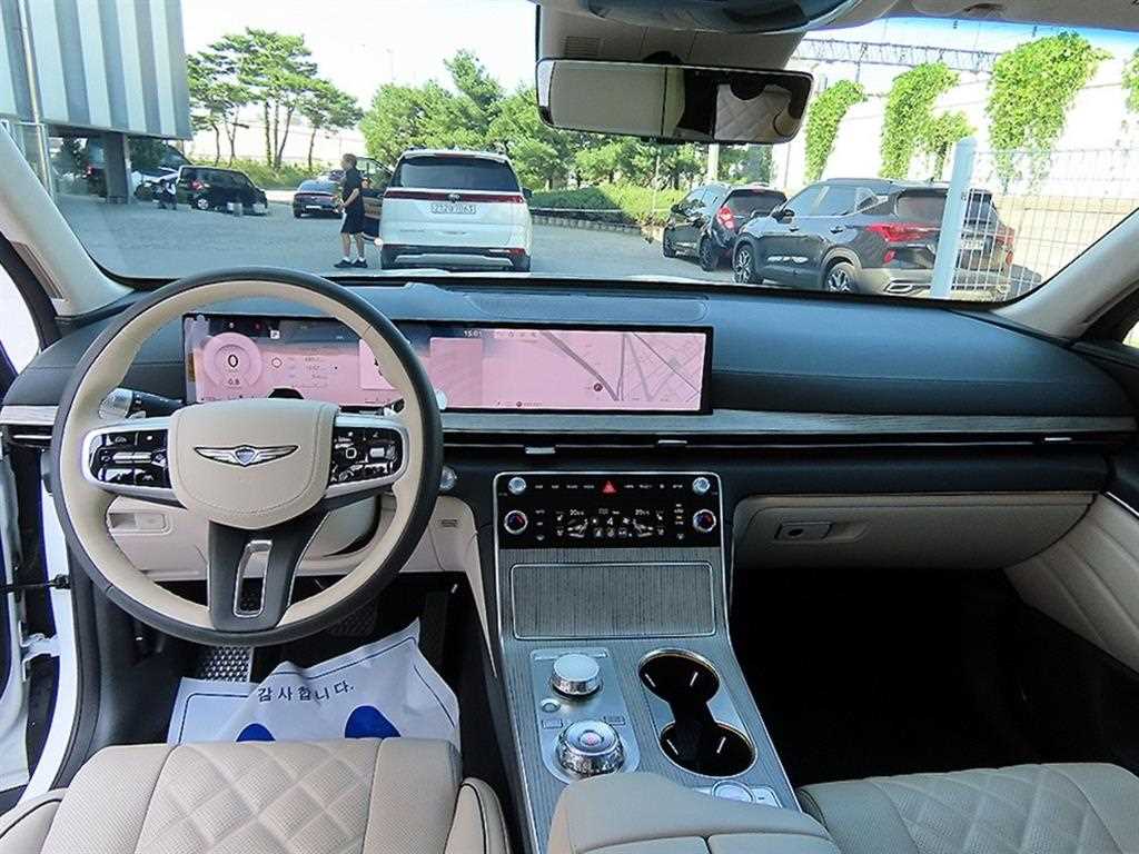 Genesis GV80 — photo 07