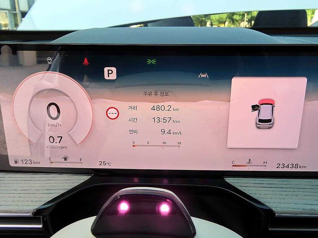 Genesis GV80 — photo 09