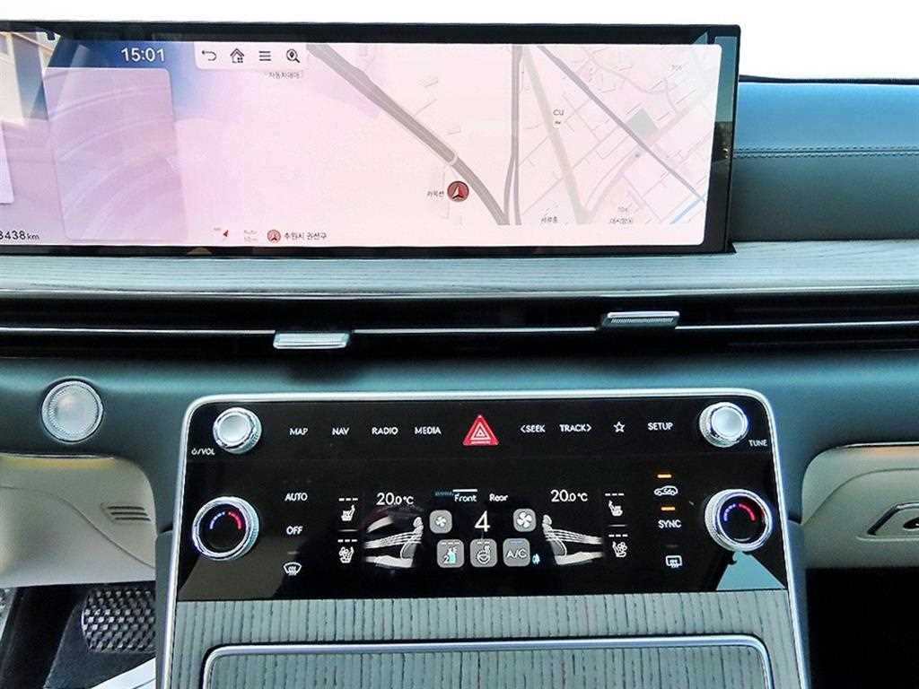 Genesis GV80 — photo 14