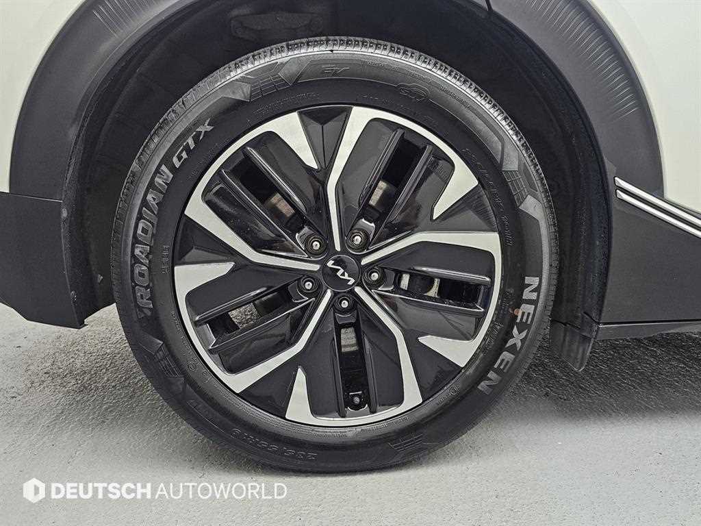 Kia EV6 — photo 05