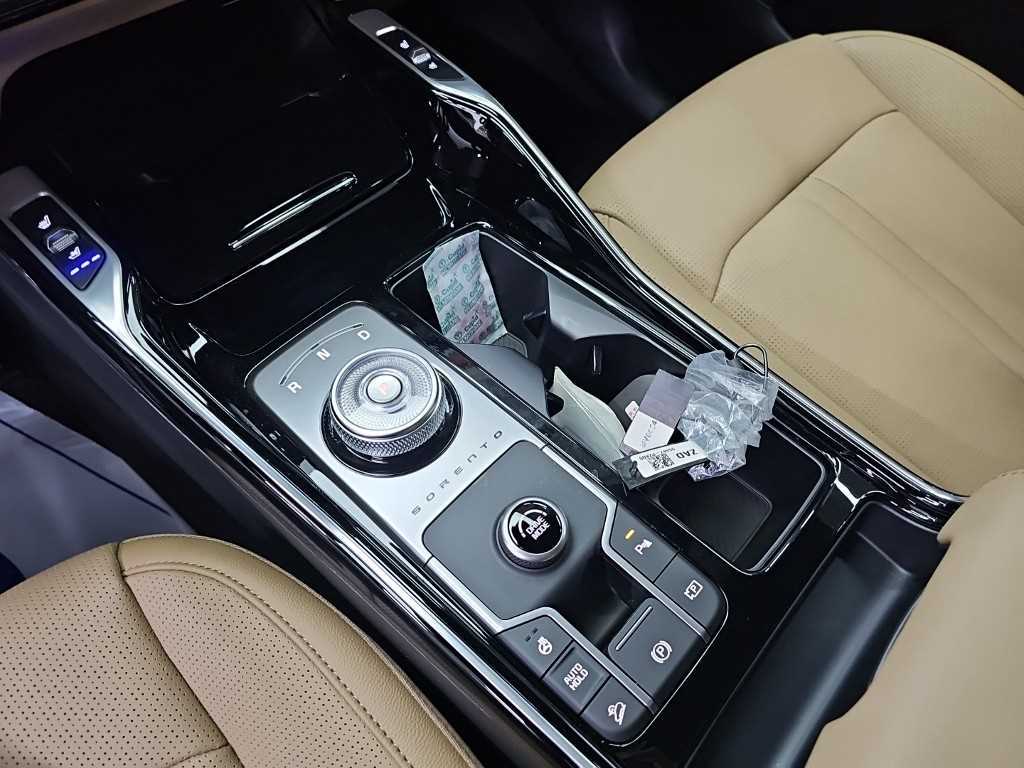 Kia Sorento — photo 08