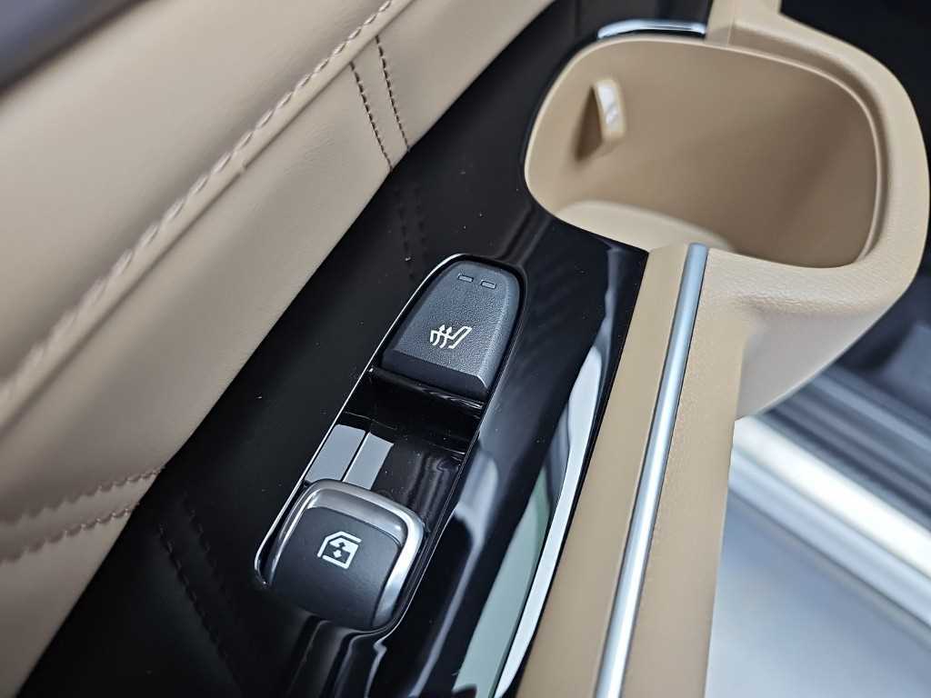Kia Sorento — photo 13