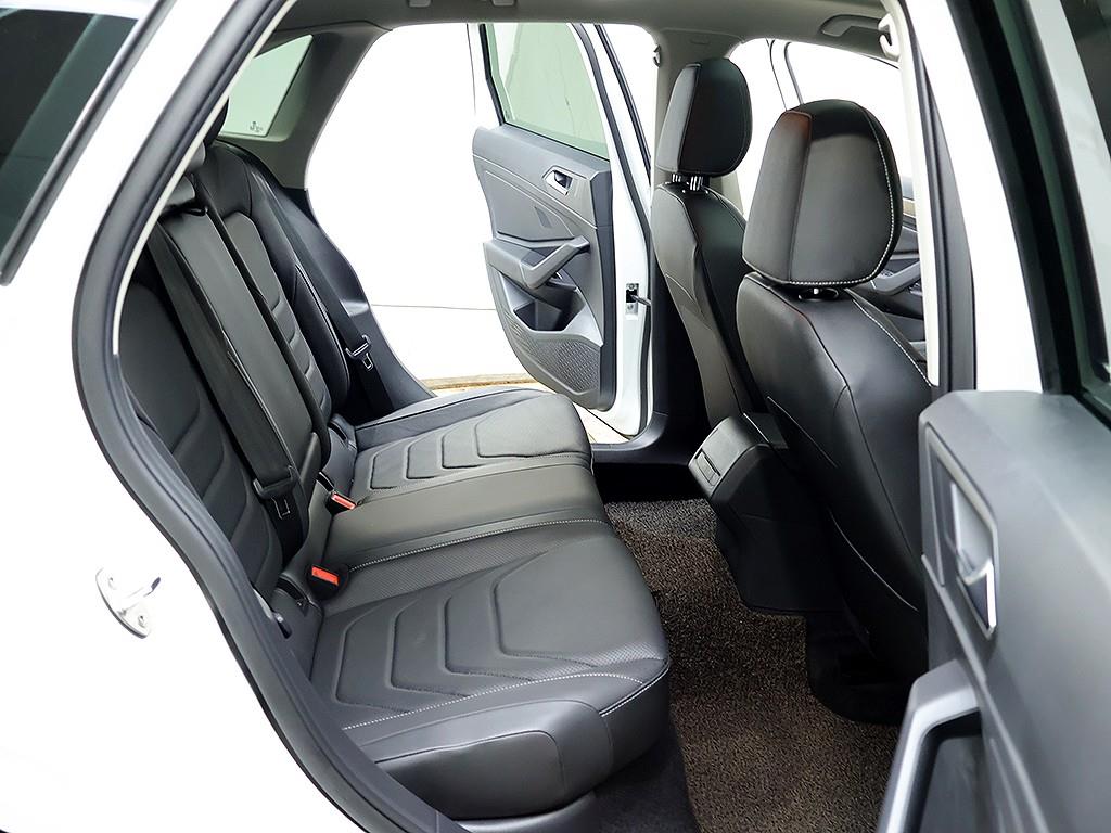 Volkswagen Jetta — photo 12