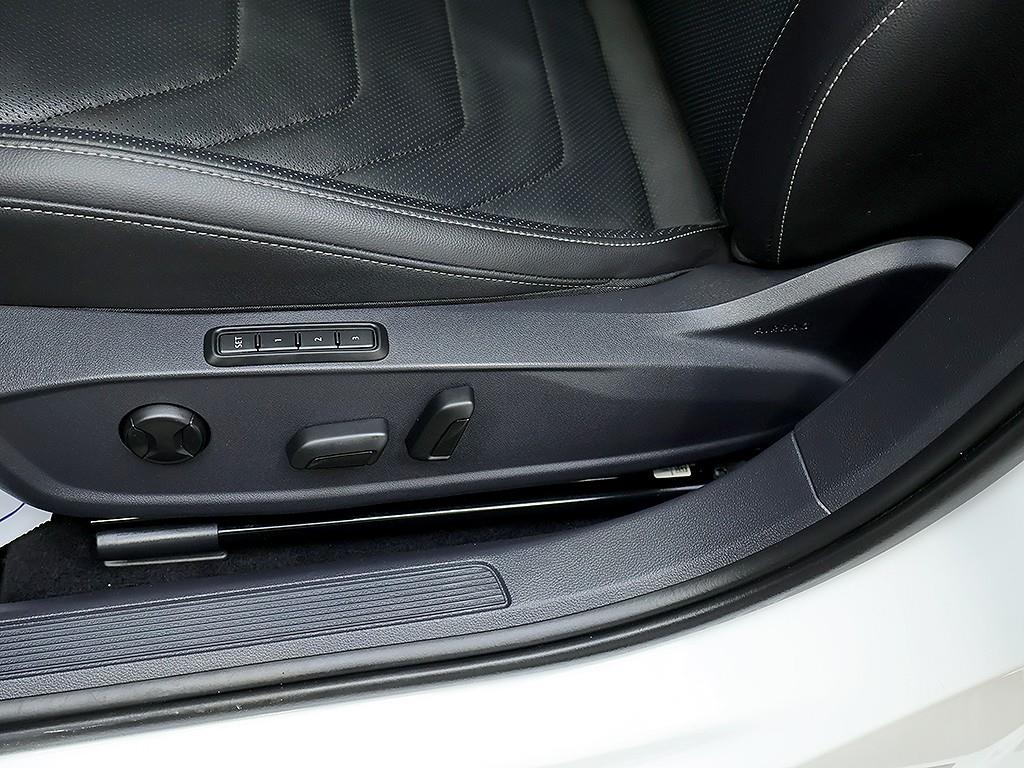 Volkswagen Jetta — photo 14
