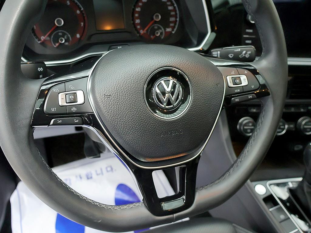 Volkswagen Jetta — photo 16