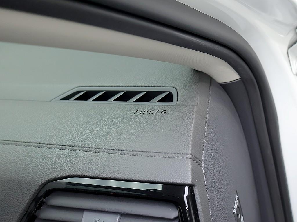 Volkswagen Jetta — photo 18