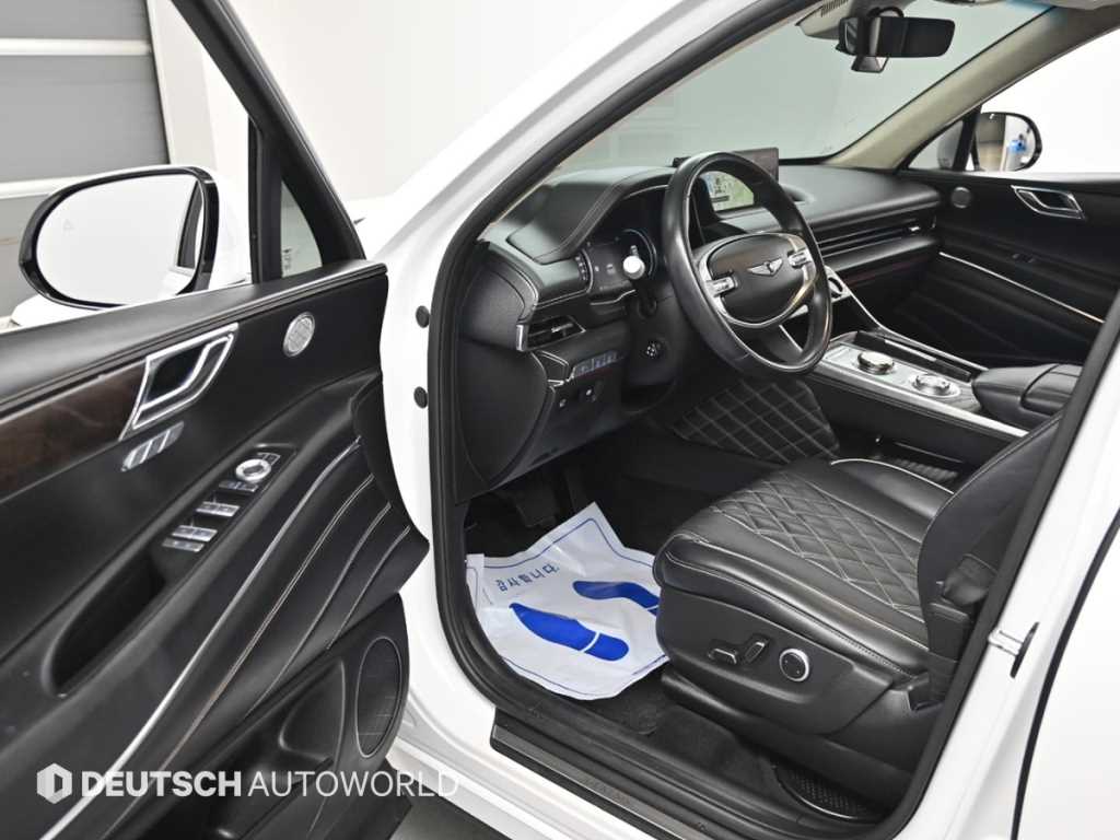 Genesis GV80 — photo 11