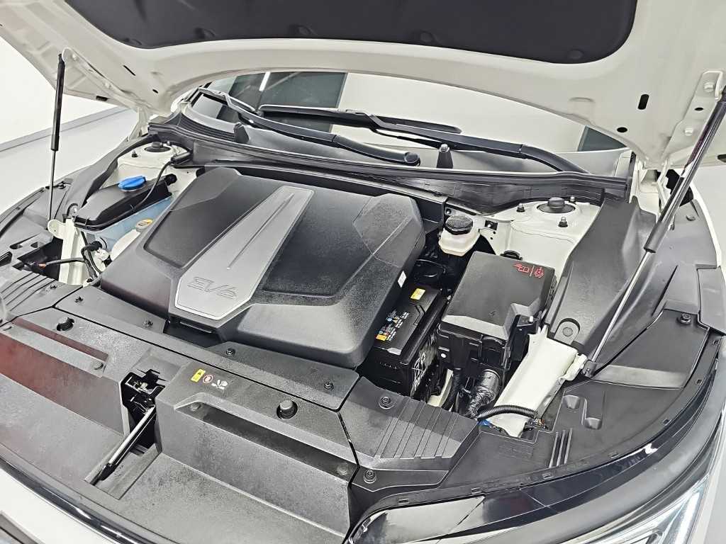 Kia EV6 — photo 05