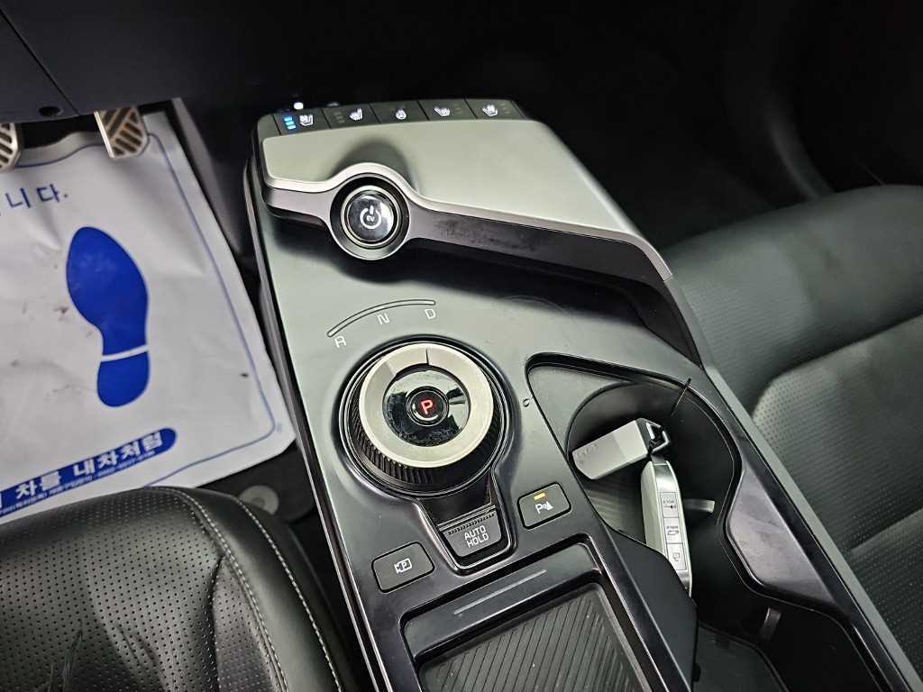 Kia EV6 — photo 08