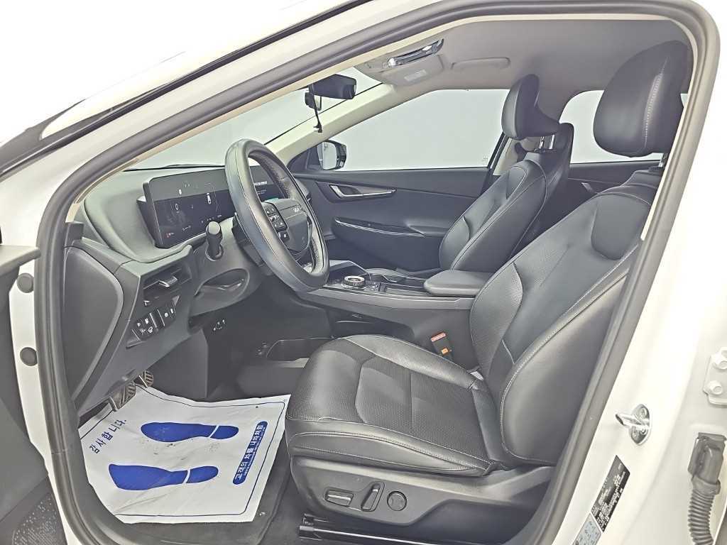 Kia EV6 — photo 11