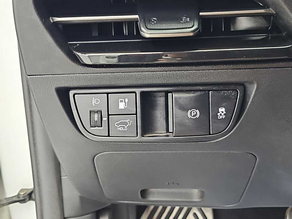 Kia EV6 — photo 17