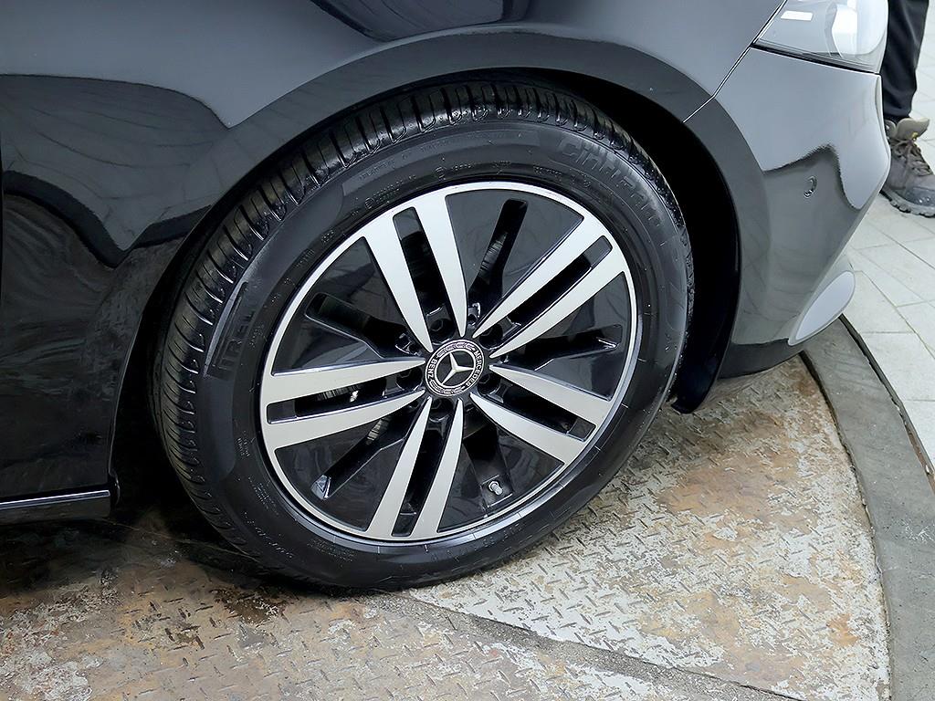 Mercedes-Benz A-Class — photo 08