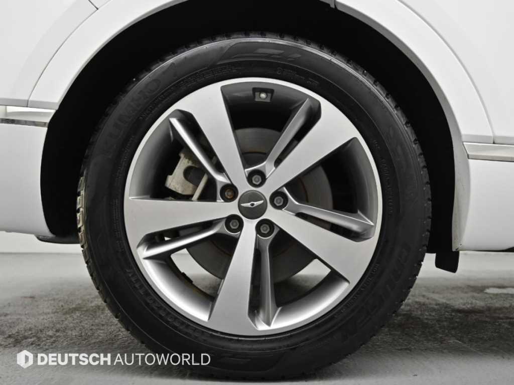 Genesis GV80 — photo 05