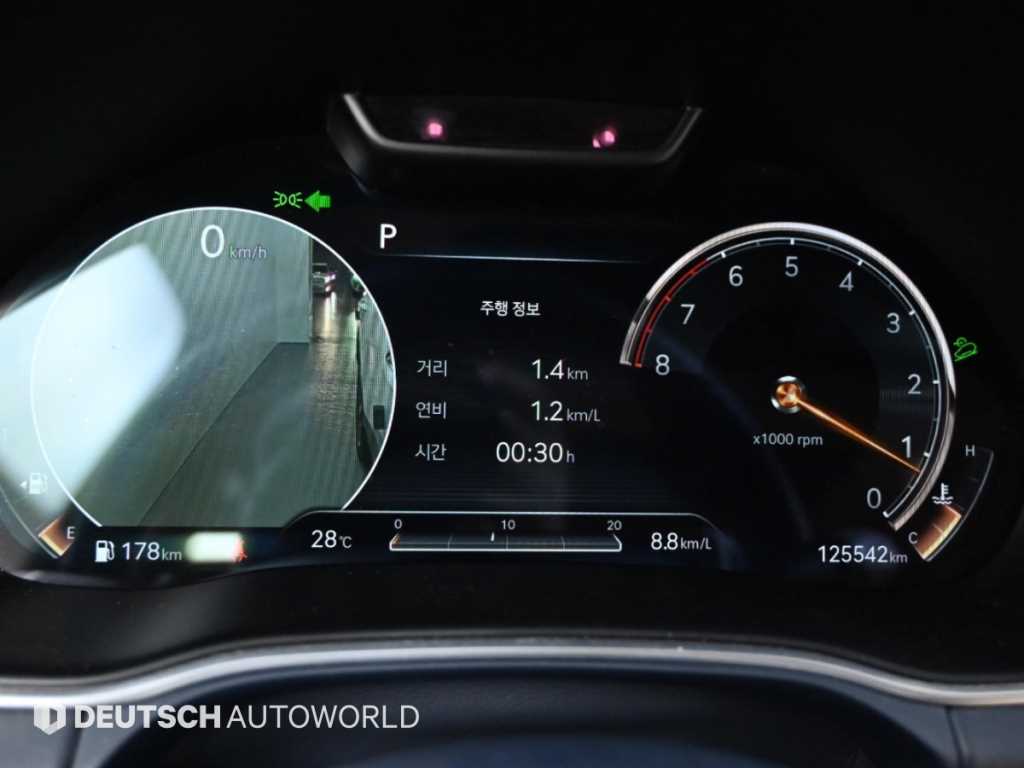 Genesis GV80 — photo 08