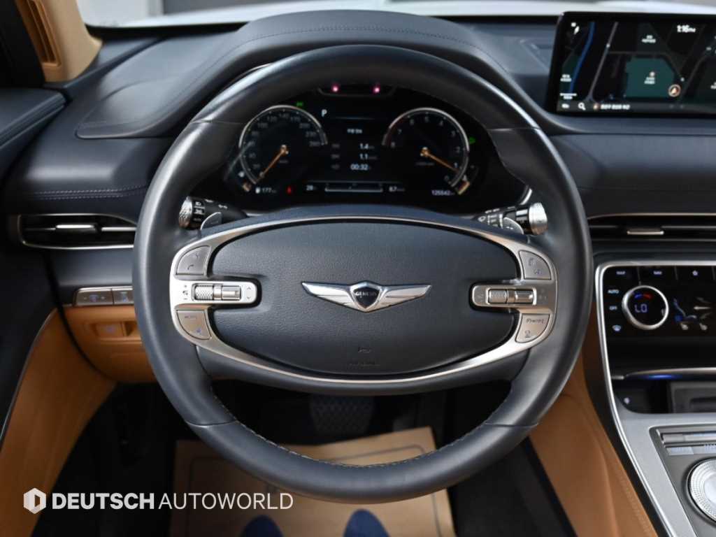 Genesis GV80 — photo 13