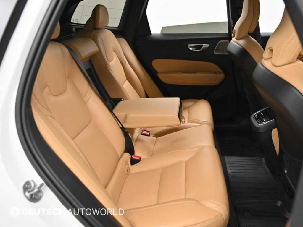 Volvo XC60 — photo 12