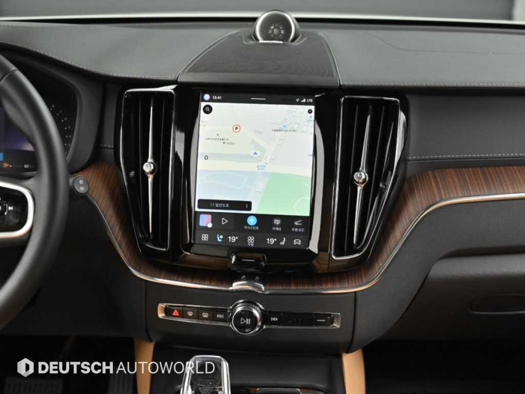 Volvo XC60 — photo 14