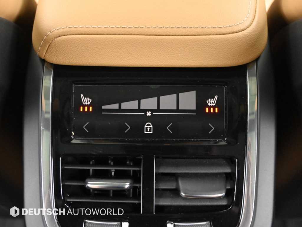 Volvo XC60 — photo 16