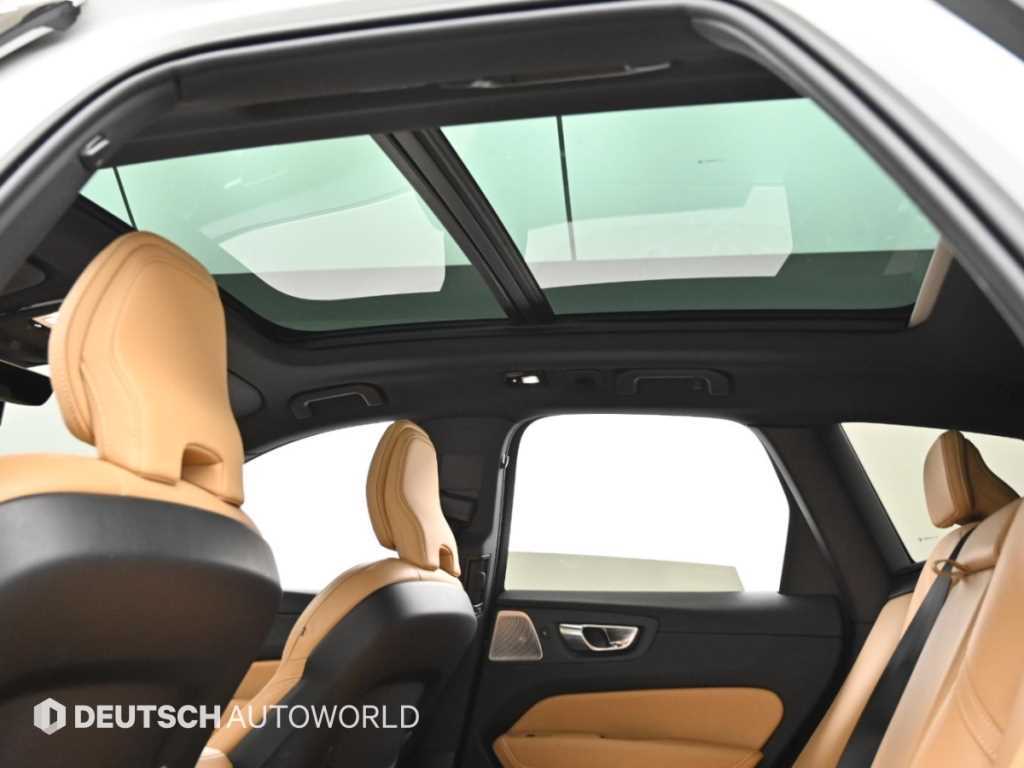 Volvo XC60 — photo 18