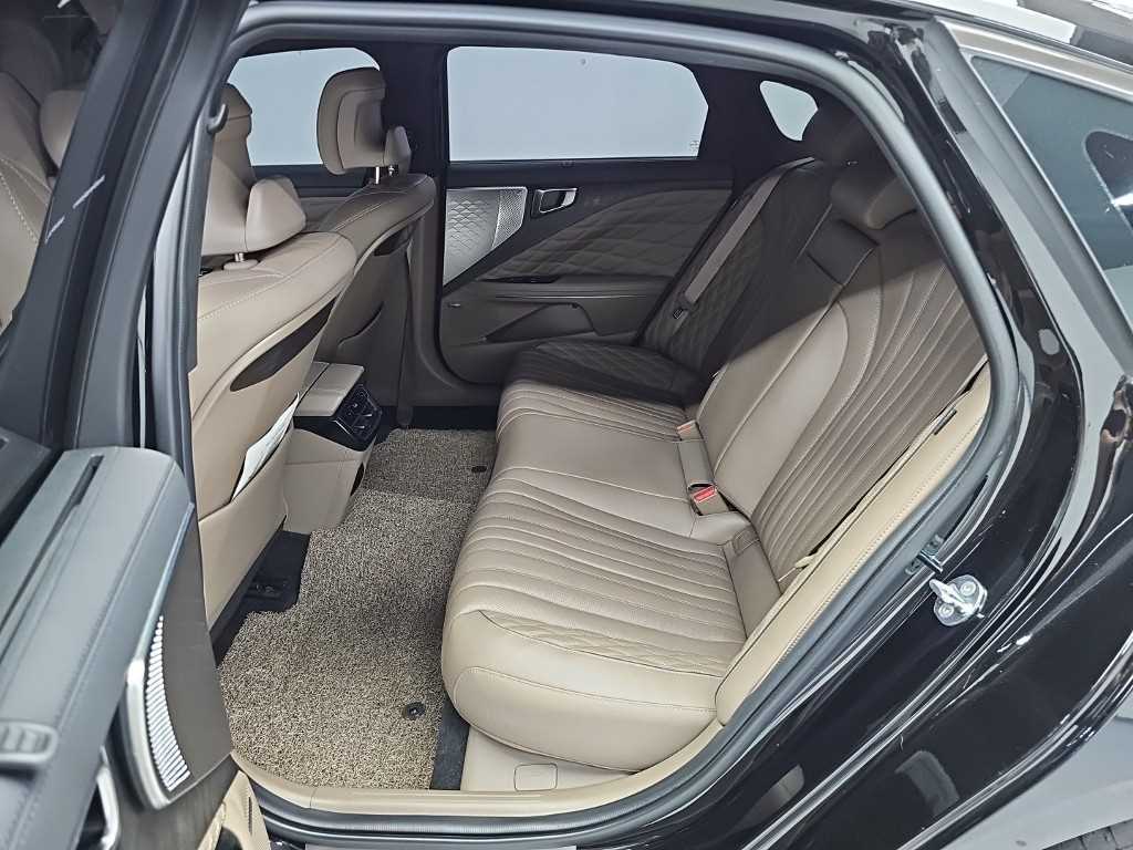 Kia K8 — photo 12
