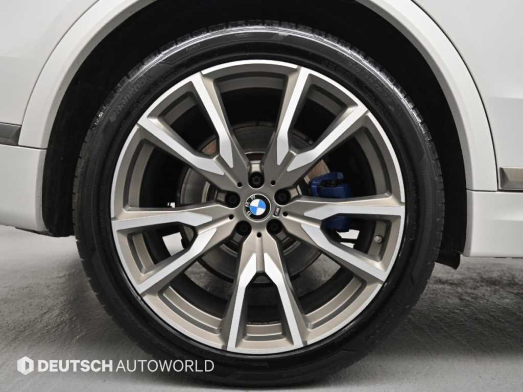 BMW X7 — photo 05