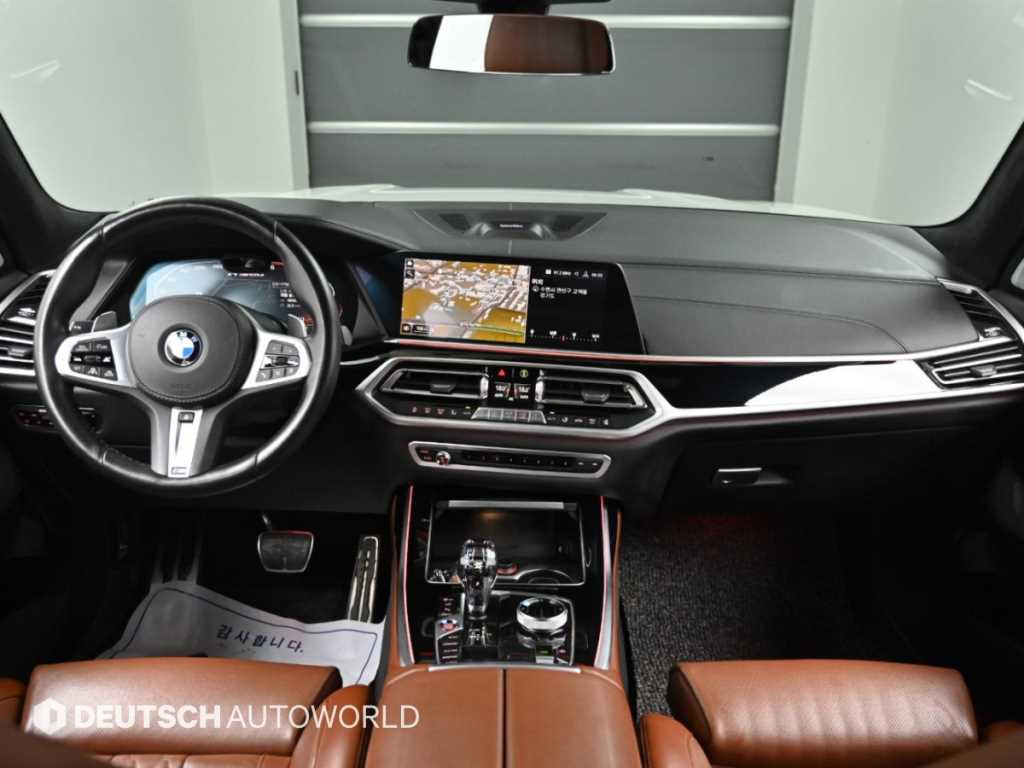 BMW X7 — photo 07