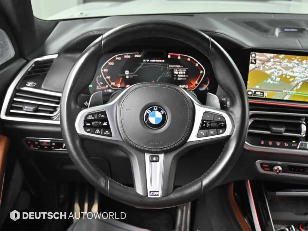 BMW X7 — photo 13