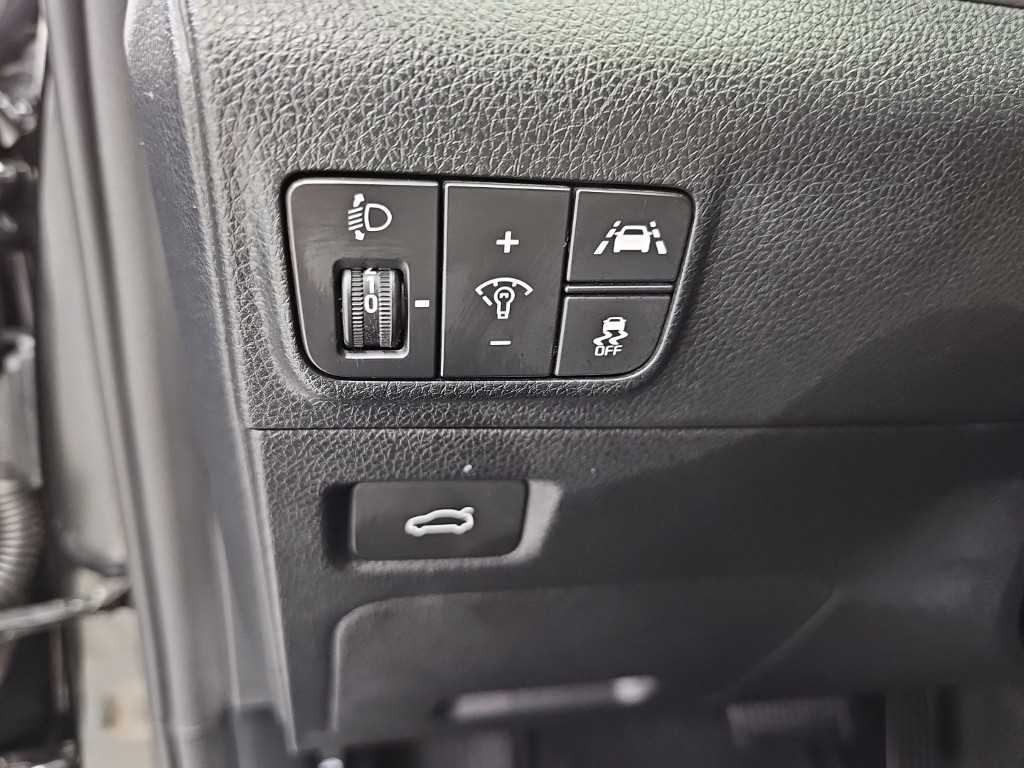 Kia K5 — photo 15