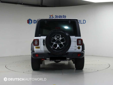 Jeep Wrangler — photo 04