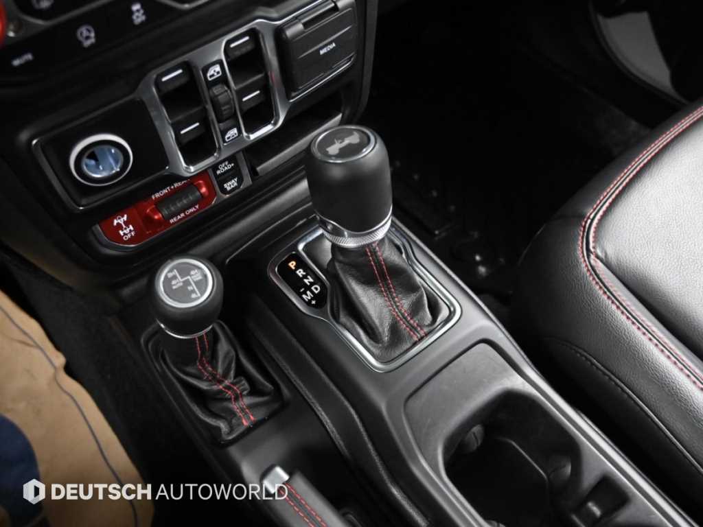 Jeep Wrangler — photo 09