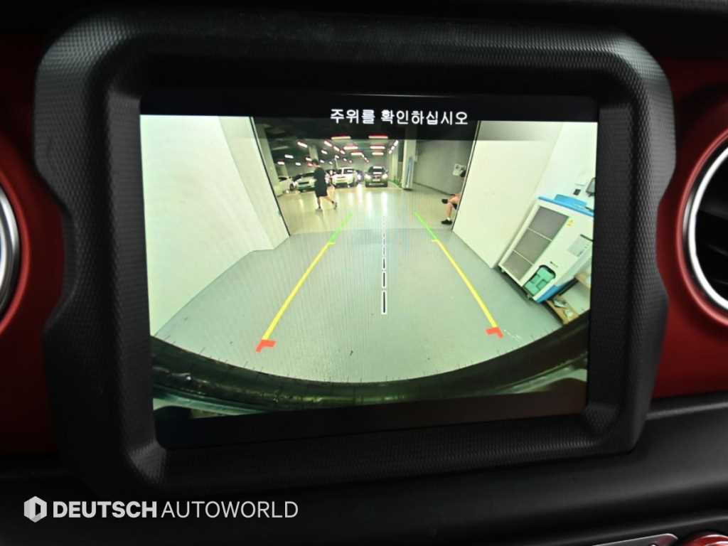 Jeep Wrangler — photo 15